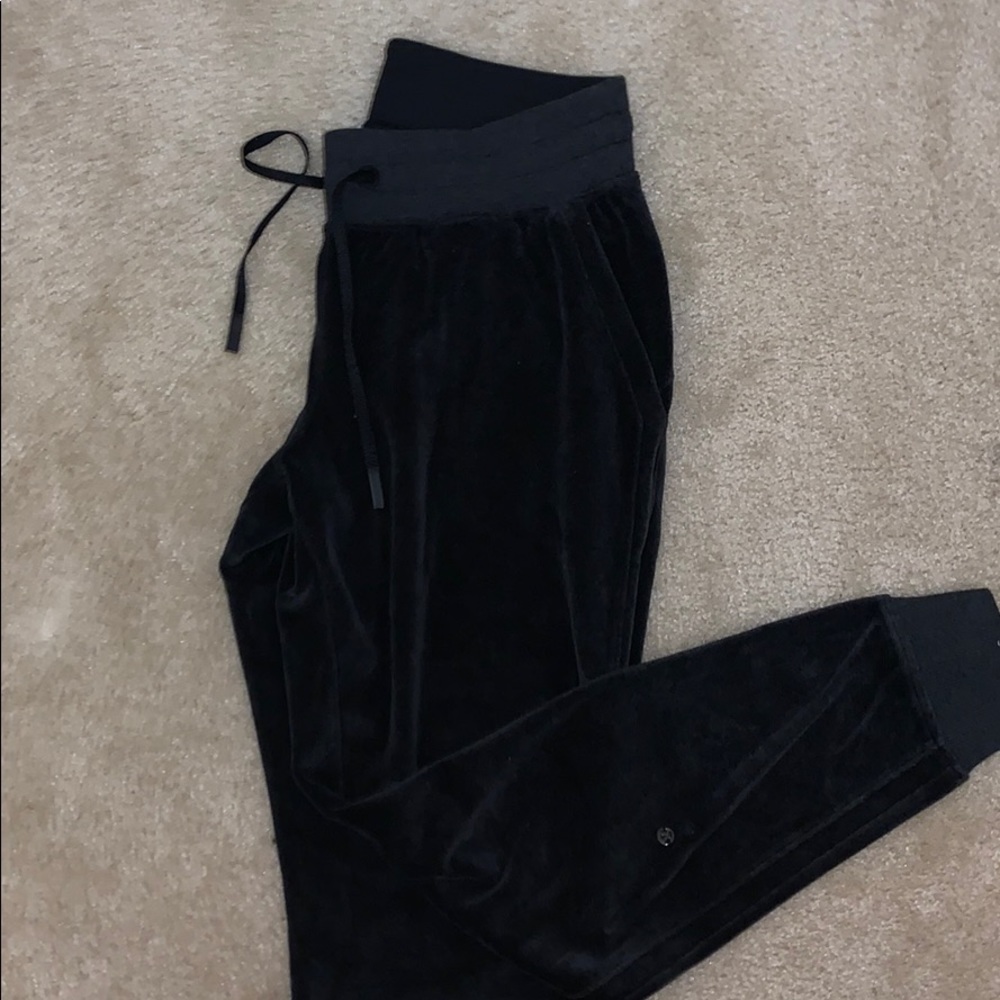 Lululemon velour joggers
